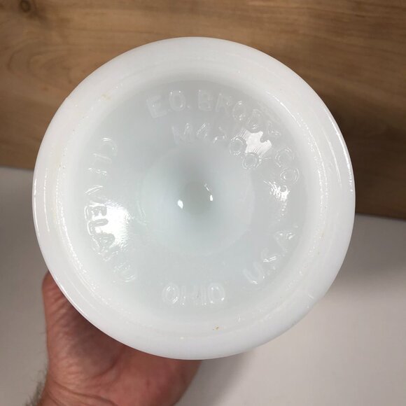 Vintage E O Brody Vase Milk Glass MCM Thumbprint Pedestal Planter 6" Tall M4200 - Picture 4 of 5
